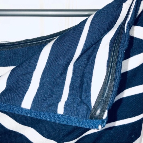 [LIKE NEW] Strapless Peplum Top - Picture 4 of 5